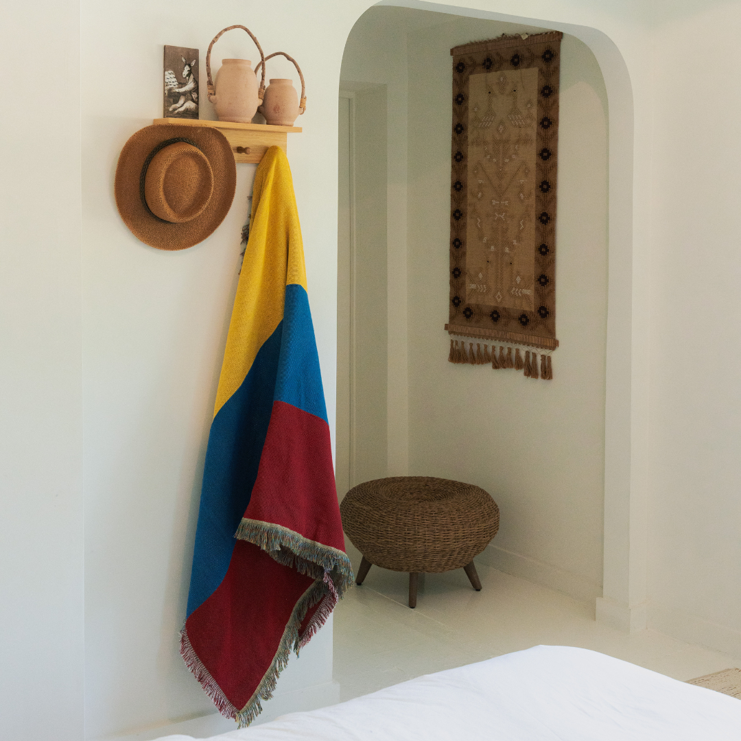 COLOMBIA Woven Throw Blanket | 50x70 in