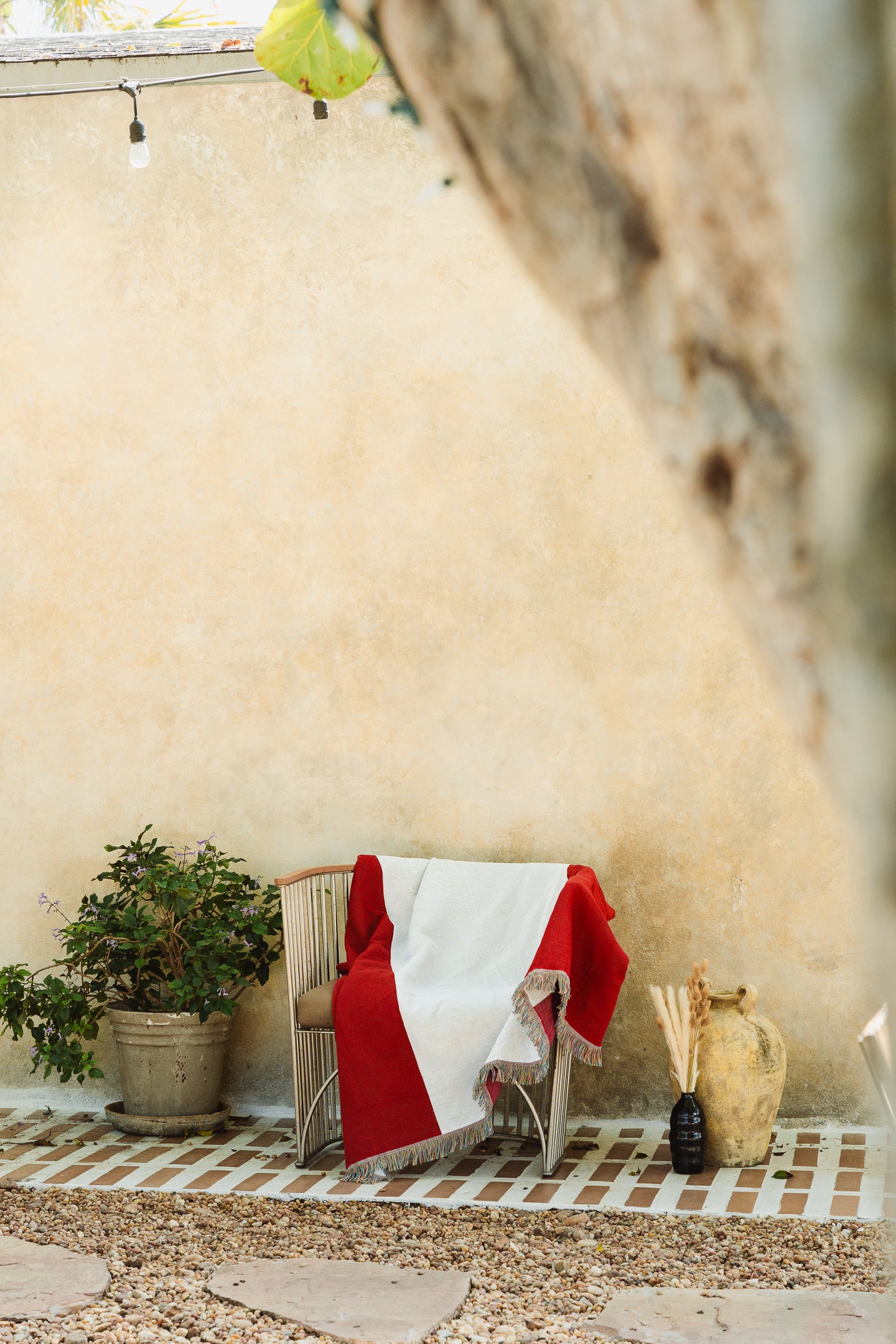 Peru flag woven throw blanket –
Ceibo House