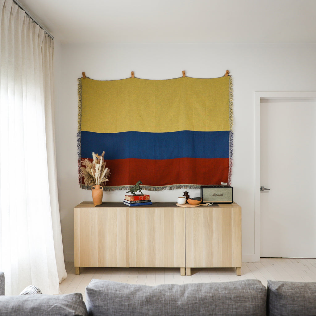 Colombia flag woven throw blanket –
Ceibo House