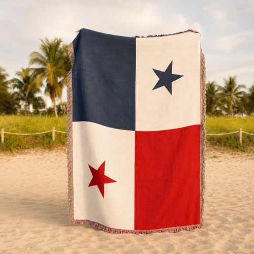 Panamá woven throw blanket Ceibo House at the beach